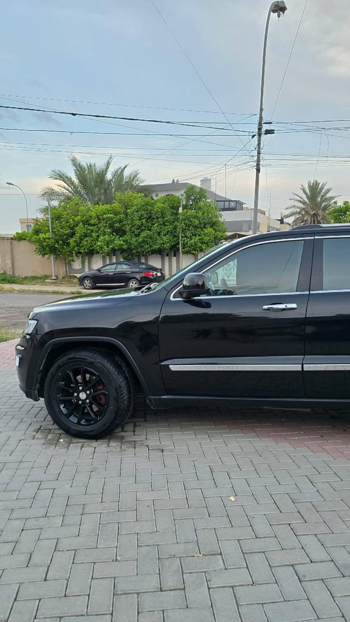 2جيب لاريدو
3سياره موديل 12
4رقم بغداد جديد مشروع وطني سنويه 27 شرط التحويل✅
5تخم تايرات جديده +حداديه جديده +كهربايات كلها شغاله+تبريد ثلج  ✅☑️
6كير مكينه 3ونص شرط  ✅
7دوشمه جديده +كامره وشاشه +مرايات +4جوم كهربائي 🫥☑️+سستم سماعات جديده 🎶🔊
8ضرر السياره بونيد تحديث بس بدون ضرر +ملاحضات+بدون قطرت صبغ  بصيطه
9السياره مابيها شي نغص  🚦
        (السعر 155💸وبيها شي بصيط)
اخوان الي مايعجبه السعر خلي يذكر الله وكلشي اكو بل سوك 🫡
كركوك *********** اتصل وخادم انا

