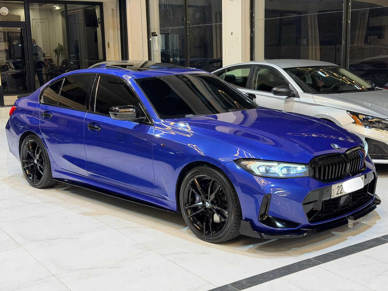 السلام عليكم اخوان bmw 340i xdrive m package 
موديل ٢٠٢٢ لون مميز سعرها فقط ٣٠٥$للبيع مراوس 
فول فول مواصفات سيارة جاهزة بدون نواقص جديدة 
ماشي فقط ٣٠ الف ميل سيارة بيها بنيد صبغ قبغ جنطة تديب شركة نفس لون بدون دواخل بدون لغد بدون شواصي بدون كلشي مكانين تكعيل سيارة ٦ سلندر بيرفور مانس توين باوةر توربو سيارة موجودة ب اربيل  واتس اب بيها ***********
