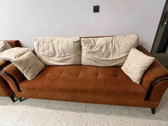 سلام عليكم تخم مودرن تركي كلاس 
مستعمل نظيف مكاني بغداد 
***********
