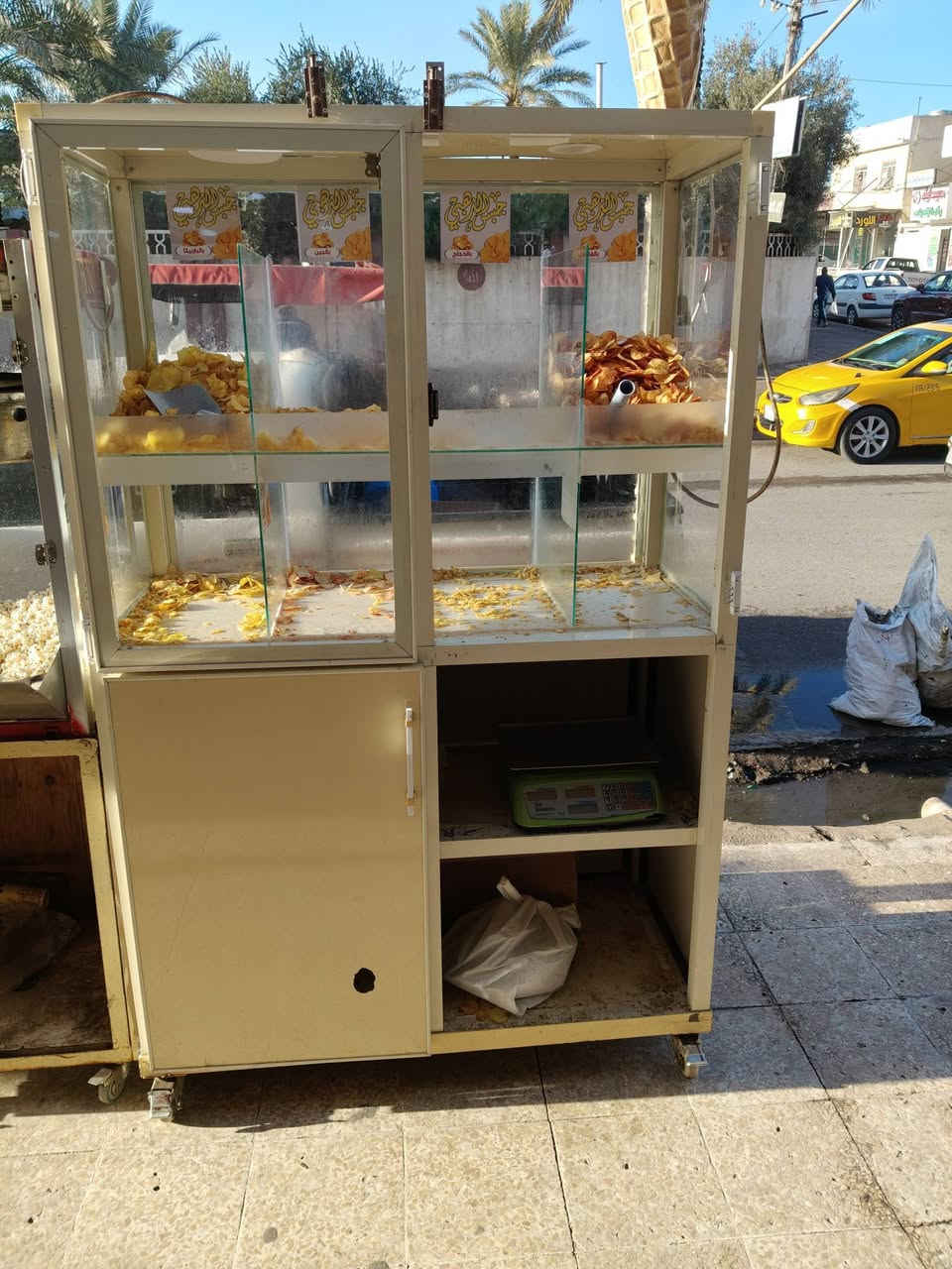 سلام عليكم عارضة جبس للبيع السعر 300 الشراي يتصل على هذا الرقم ***********
