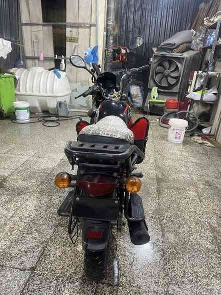 سلام عليكم بوكسر موديل 2022 بدون اوراق اتكفل بيه قانون وعشاير وتاخذه من باب البيت بيه صوت بلمكينه شوي ويرادلهه ترتيب شوفت عينكم السعر 800 وبيه مجال مكاني بغداد حي القاهره ***********
