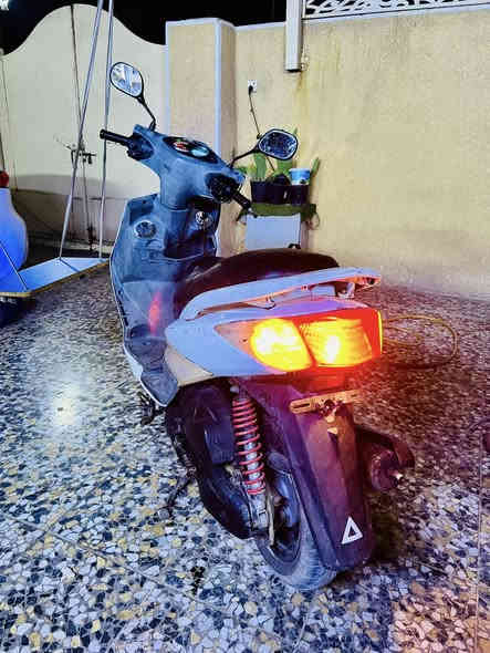 سلام عليكم سكنس فحل البيع دراجه كامله مكينه ناعمه و مامفتوحه كلهه شغاله شلعه ومعدل كهربائيات دبلات كيجات كلهه شغاله خير من الله مابيهه نقص برغي مكاني البلديات السعر 700 وبيهه مجال 
***********
