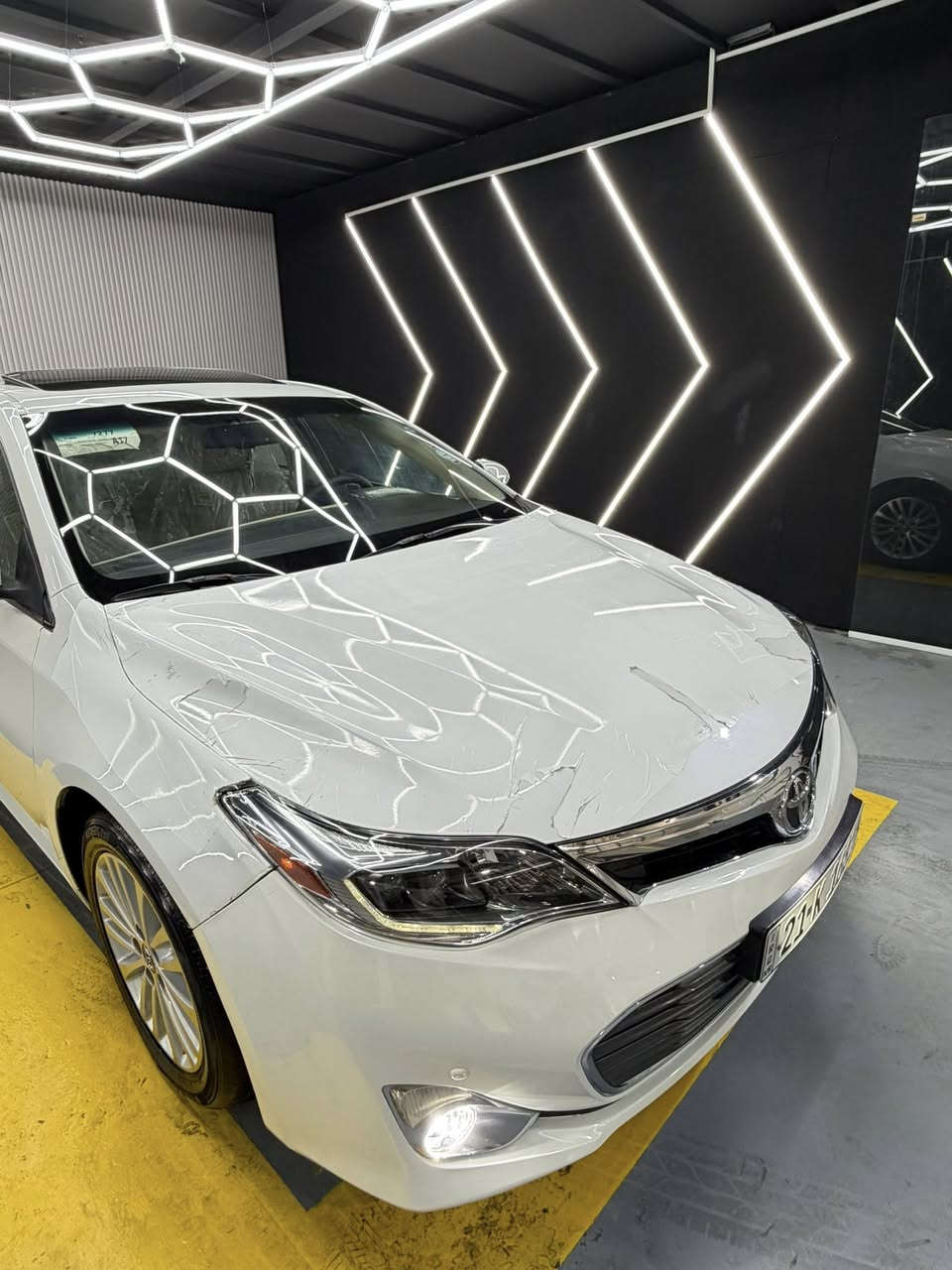 toyota Avalon .2013  _ limeted _خليجي
تويتا ئه ڤه لون موديل٢٠١٣ خليجي لميتد 
‎سياره كه مواصفاتي خليجيه 
سياره كه بي بوياخه زور جوانه كرانه وه ي نيه ته رزه ي نيه هه موو گياني به شه رت دوو پيدی ئاڕی هه يه 
گيرو مه كينه ي به شرت نه كراوته وه نەگۆراوە
‎صه و ت و بوخار و كرانه وه ي نيه به شه رت 
‎٤ تايه و ويلي بيلادي له سه ره 
‎سه نه وي هه موو شتيكيي تازيه 2030به شه رتي ته حويل و غرامه
سياره كه ١٥٥هه زار روشتوه 
شوێن /سليماني 
نرخ/ 209$ 
رقم/***********
