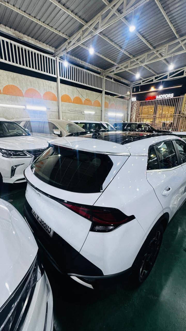 عيد سعيد وكل انتو بخير
تحيه طيبه السلام عليكم
كيا سبورتج 2025 خليجي 
فول مواصفات 
عداد المسافه 19 الف 
حجم المحرك 2000 دوش
تحكم ستيرن 
حساس خلفي أمامي 
كشنات كهربائية 
جنطه كهربائية 
مري شفط 
ترحيب على بعد 
تبريد أمامي خلفي 
ويل 19
شاشه دعم كار بلي 
مانع انزلاق 
بانوراما 
كشنات تدفئه 
هندر بربيك بصمه
ايربالك 2
فول مواصفات 
كفاله
 رقم بغداد دولي باسمي تحويل مباشرة 
السعر 241,ورقه 
اي استفسار 
***********
مكان بغداد البياع معرض المنار الحديث شارع 2
.
