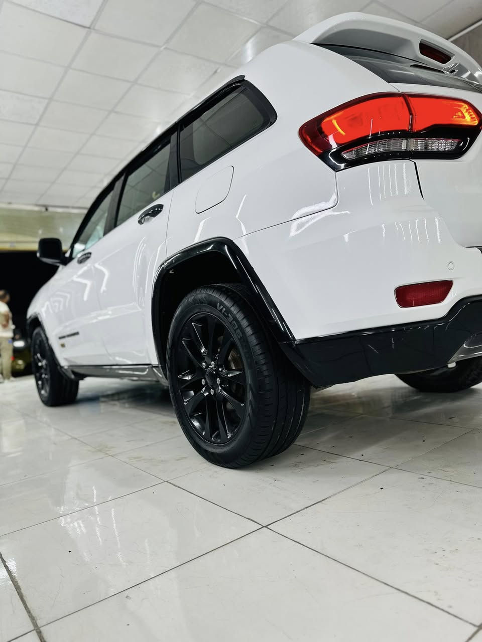 سلام عليكم للبيع او المراوس 
جيب اوڤرلاند فول مواصفات 1/1حادثها جاملغ وبنيد وباب خلفي لغد شاصي مكفولات تخم تاير سياره حلوه وجديده 
مانقصها شي رقم بغداد بسمي #السعر195وبيهامجال 
ماشيه 79استخدام شخصي العنوان بغداد الكاضميه 
***********☎️***********
