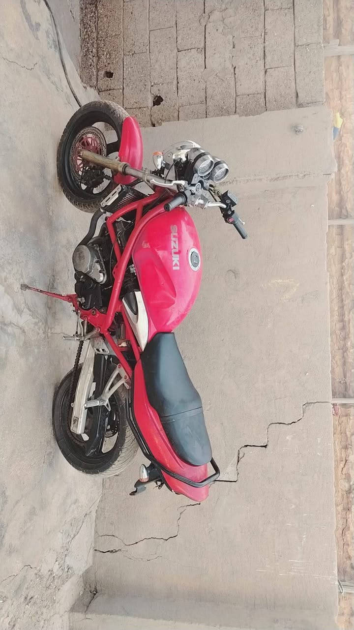 باندا كرستال بطح مكينه ربع 250حجمها بيها ولف عاوجه بس ولف عاوجه اوراقها كامله للبيع العنوان الدورة البوعيثة السعر 600 الف الاتصال ***********
