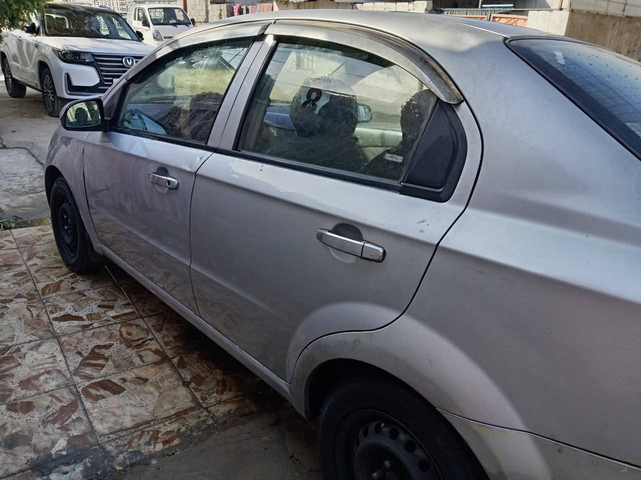 السياره / افيو / موديل 2013 / خليجي  العنوان بغداد /الحرية /السعر 50 قفل /***********
