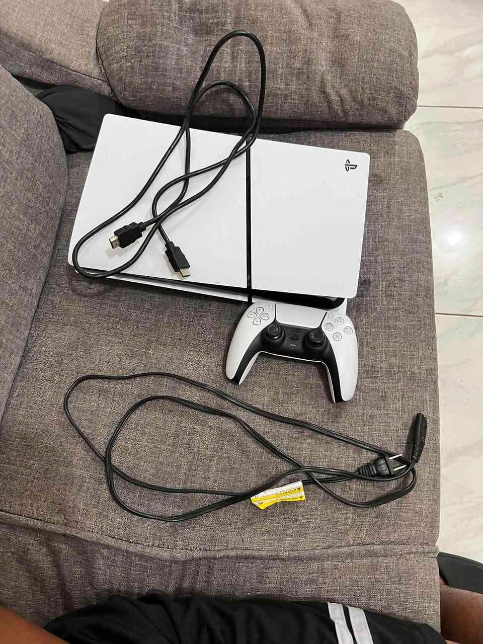 ￼ Play 5 poco uso por temas de trabajo
Se entrega con cargador para control HDMI con todos sus cables en buen estado Tlajomulco de Zúñiga, Jal


**إذا كنت صاحب هذا الإعلان وتريد حذفه لأي سبب، رجاءا أرسل رسالة إلى الدعم الفني**