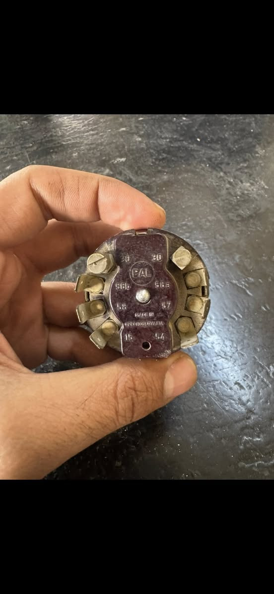 جوزه عنتر 
بلادي اصلي 
السعر 10 الف
عدد 15 قطعه 
عنوان كركوك 
***********
