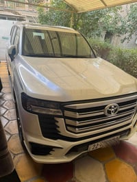 للبيع لاندكروز GXR ضمان وكالة ساس سياره كلش كلش جديده مكفوله كفاله عام...