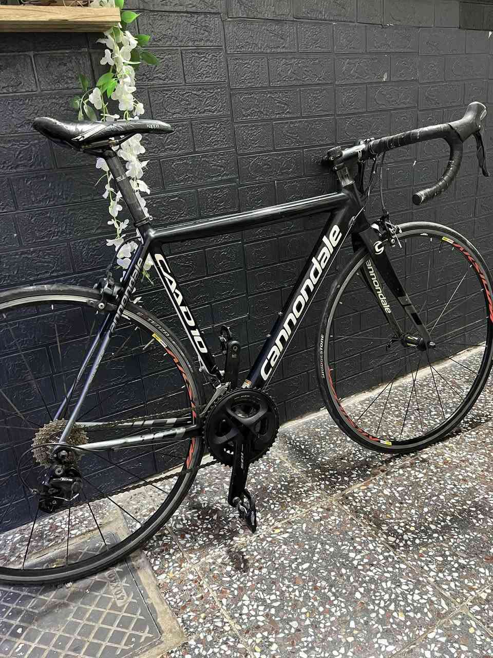 كانندل موديل كاد 10الموصفات
كروب سيت شيمانو 105  2/11 r5800
الصنية r7000 ويالة كوزمك بلاديات 
تايرات برجستون الماشة كاربون 
ارتفاع الفريم 52 السعر خاص 
مكاني بغداد الشرطة الخامسة سويب
***********
