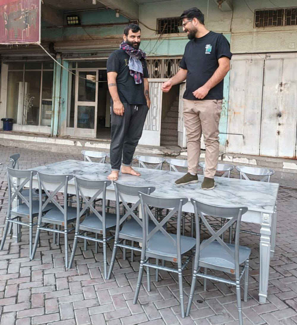 ميز طعام مع 4 كراسي 
السعر 210الف 

ميز طعام مع 6 كراسي 240الف 

توصيل بغداد 5 اطراف 10 محافظات 25 الف


**إذا كنت صاحب هذا الإعلان وتريد حذفه لأي سبب، رجاءا أرسل رسالة إلى الدعم الفني**