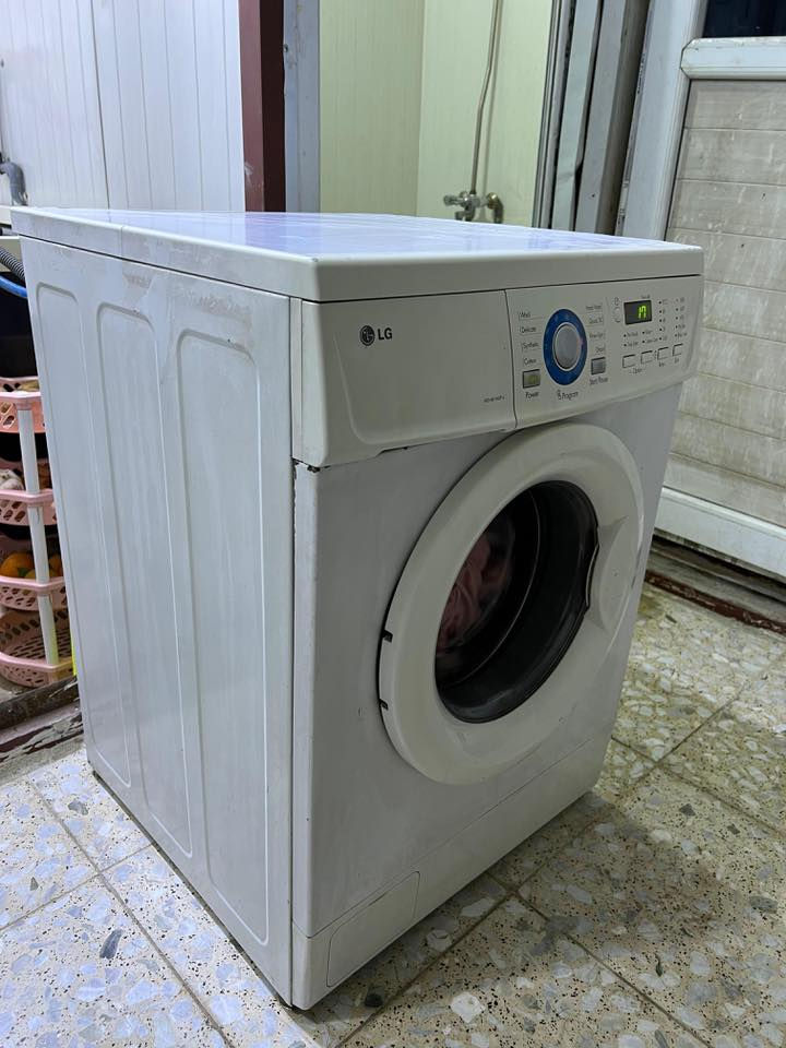 سيارة لاندكروز مال أطفال نضيفة بس بيها عطل سعرها 15 الف
كرسي طعام اطفال ماركة نضيف جداً سعرة 15 الف 
كرسي سيارة حماية الطفل ماركة سعرة 25
بايسكل سعرة 10 
زحليكة  اطفال قطعتين تتركب سعرها 10 
عربانة اطفال  ماركة سعرها 15 الف
صوبة أو مدفئة غازية سعرها 75
غسالة اوتماتيك ماركة LG شغالة نضيفة جداً سعرها 150

 الغراض كلها نضيفة اريد ابيعهم السبب مكاني صغير 
العنوان بغداد الامين الثانية 
للاستفسار ***********
