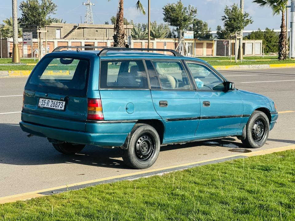 السلام عليكم. للبيع اوبل استرا ستيشن
موديل. 1995  
رقم بغداد.  الدولي. تحويل مباشر

محرك 1600 

كير محرك.  صدر. تخم تاير. سياره جاهزه من كلشي

سياره بيه ٣ قطع والباقي بلادي مكفوله من ضربه ومن كلشي

كير. عادي.   

السعر 41  وبيه مجال

رقم الهاتف:***********

المكان. الانبار الكرمه.  قرب جنسيه
