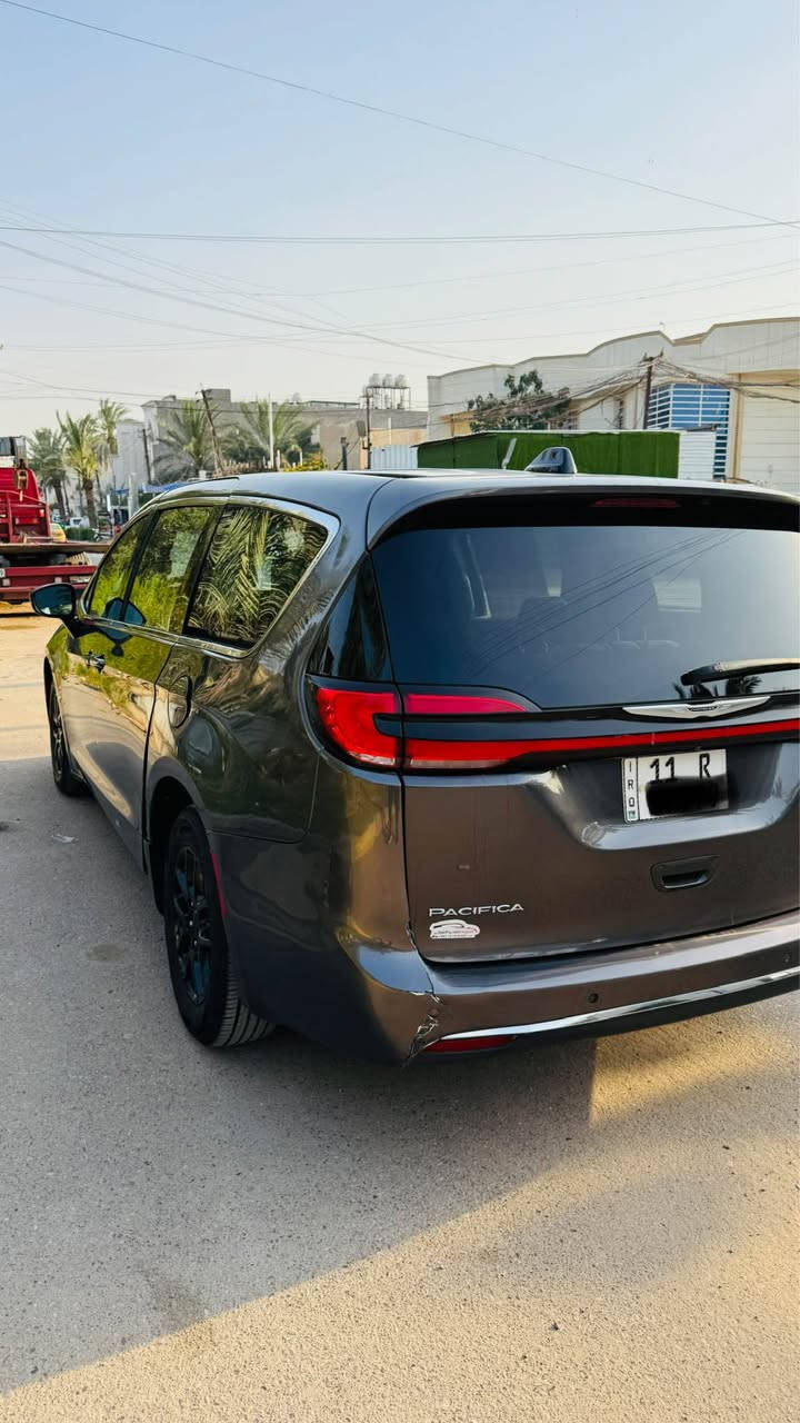 كرايسلر باسفيكا 2023 CHRYSLER PACIFICA
ماشية 45 ميل
#مواصفات فول عدا الفتحة 
بصمة تشغيل وابواب بصمة 
 هاند بريك بصمة كهربائي
محرك 6 سلندر 3600 بانزين
 رادر امامي وجانبي 
بيبان كهرباء ( تحكم ريمونت ) وبصمة أبواب 
صندوق كهرباء
كشنات جلد VIP منفصل 7 راكب
مانع انزلاق 
 كشن خزن ميموري 
لايت لد الشكل الجديد 
تنبيه الخروج عن المسار 
تبريد مركزي ثلاثة قطع منفصل
تدفئه كراسي وستيرن تدفئة
فول تحكم استيرن
اشاير بالمري وهيترات بالمري
تشغيل عن بعد
كير ماوس

السيارة جاهزة
حادثها والصبغ 
صبغ جاملغات خلفيه 2 
تبديل باب جانبي وجنطه نفس اللون
الحادث مرفق مع الصور بدون شاصي بدون لغد
السعر// 195$ ورقه وبيها مجال
مكاني بغداد *********** بغداد, العراق

