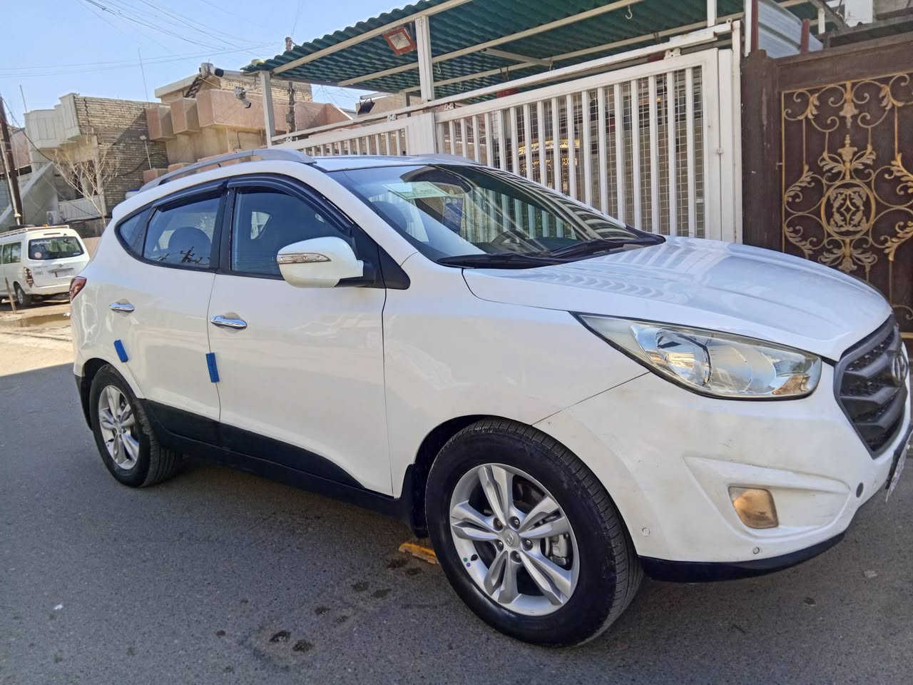 السلام عليكم توسان خليجي موديل 2013بي مكانات صبغ ابيع حزام  اثر شخوط السياره جديده  وجاهزه مكينه وكير وحداديه تبريد ثلج صدر تايرات جديد مكفولات مكينة 2000دوش ماشيه149العنوان بغداد رقم الهاتف ***********السعر108وبي مجال شي بسيط
