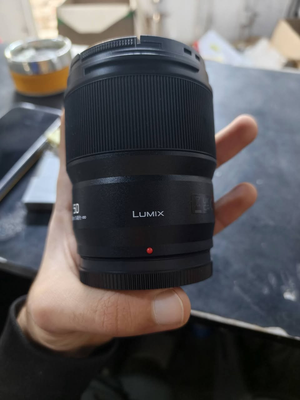 السلام عليكم  الماركة: Panasonic LUMIX
🔹 البعد البؤري: 50mm
🔹 الفتحة: f/1.8
🔹 الماونت: L-Mount
🔹 الحالة: نظيفة جدًا / شبه جديدة
🔹 الزجاج: خالي من الخدوش أو الغبار
🔹 مع الغطاء + الهود + الكرتونة
✅ مناسبة للتصوير:
بورتريه 👤
فيديو 🎥
إضاءة ضعيفة 🌙
📍 المكان: ___بغداد
📞 للتواصل: ___***********
يعني تشتغل مباشرة على:
Panasonic Lumix S (مثل: S5، S5II، S1، S1R)
Leica L-Mount (مثل: SL، SL2)
Sigma L-Mount (مثل: fp، fp L)
