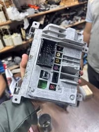 شاشة كاربلاي من موديل 2015 وصاعد 350 مثل الي بلصوره 07825353514