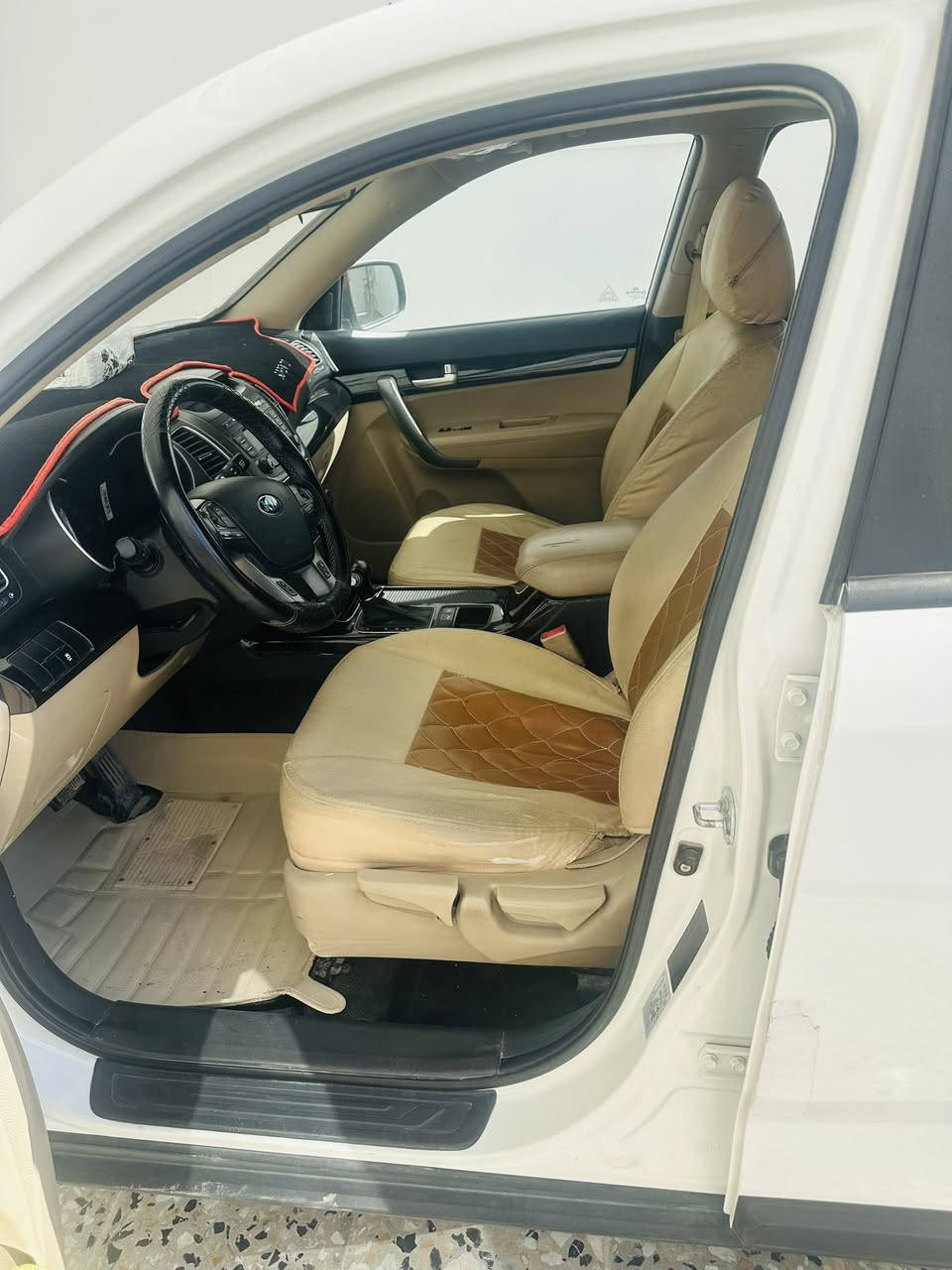 السلام عليكم 
سورنتو للبيع فقط 
رقم بغداد 
مكفولة 
بعدها بفابلون الشركة
جديده بمعنى الكلمة 
موديل 2013 
مريي قلاب 
محرك 2400
وبالعافية ع الي ياخذها 
***********للاستفسار

‭٠٧٨٠ ٧١٣ ٠٧٦٠‬
