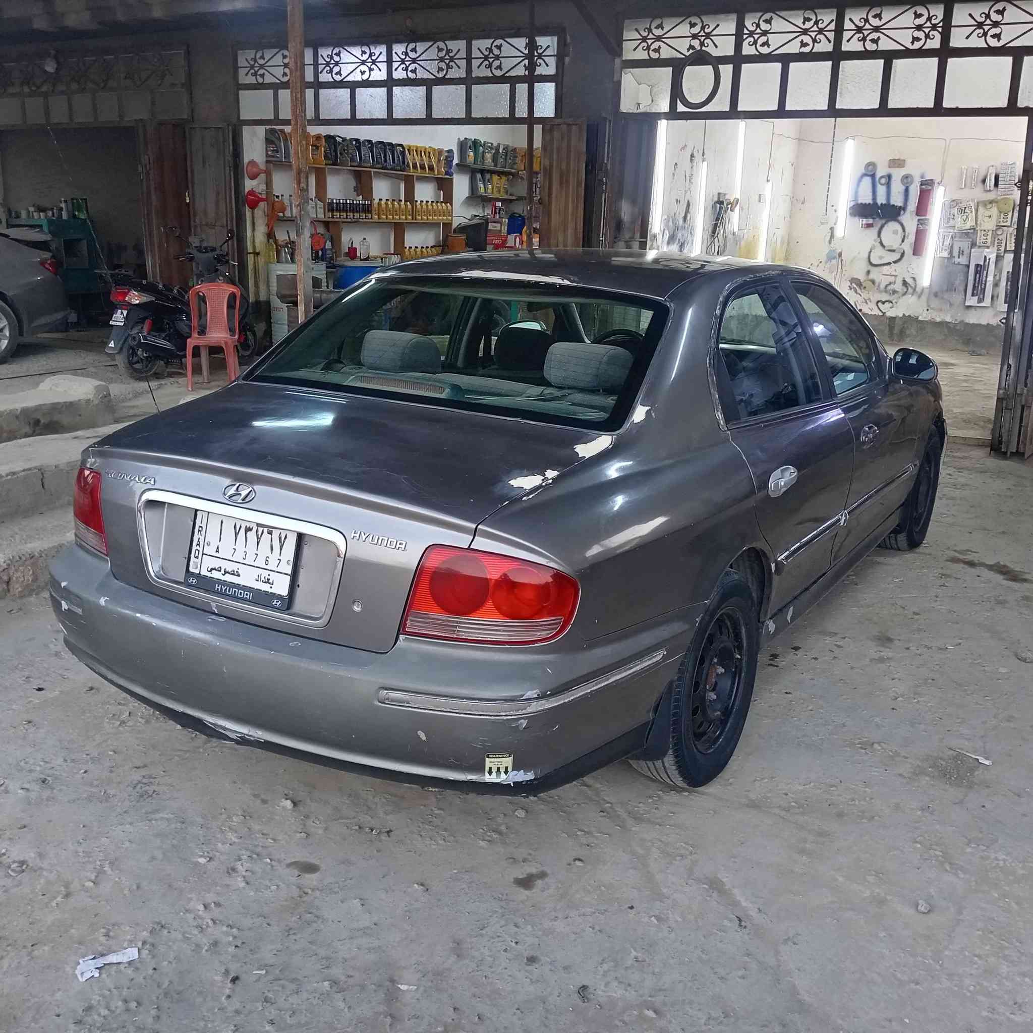 سلام عليكم سوناتا وفود موديل 2004 اصل بانزين سياره رقم بغداد مشروع وطني تحويل سنتر الوك ريموت شاشه كامره تخم تاير حداديه امامي خلفي جديده من ابو عراق السلطاني قبل ثلاث ايام شديته ماصدات جدد كهربائيه كله شغاله وكله على وضع الشركة ليبل واحد سياره كله مكينه اربعه سلندر نوزل وسياره شاديله منضومه غاز يعني انسه صرف البانزين سياره سستم سماعات تحكم ستيرن داخل جديد وعلئ وضع الشركة سياره ضربته جاملغ امامي جهته السايق سياره وارد أمريكي سياره جاهزه مجهزه بس بيه جراد مكاني بابل السعر 53 ***********
