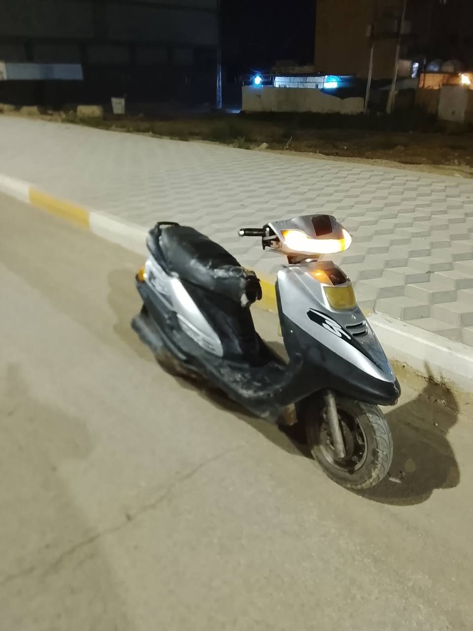 سلام عليكم دراجه فراشه البيع محرك ناعم صوته حلو كفرات جديده تخم تاير جديد نقصه باتري كهربائي شغاله مكاني بعقوبة التحرير سعر 300 بيه مجل قليل //***********
