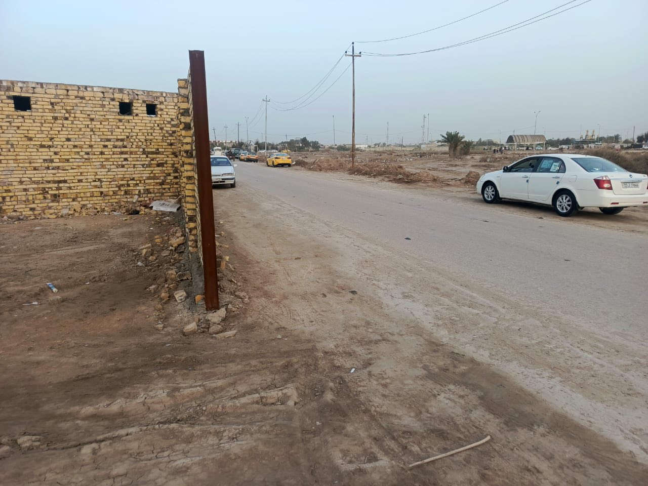 السلام عليكم
قطعة. للبيع. نص دونم او اقل. 
ارض زراعية. سند 25. شرط التحويل 
بسم المشتري   المكان.  الحمزة.  
تصلح. كراج. او. محلات. او ستثمار.  
رقم ‭0781 533 3076‬
