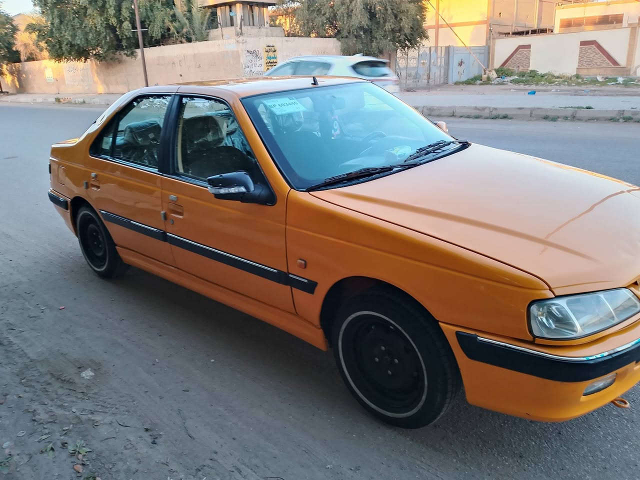 سلام عليكم للبيع او مراوس بيجو  موديل 21 رقم بغداد مبدل بدي كامل اثر حادث السياره جاهزه من كلشي كير ومكينه تبريد ثلج تدفئه شغاله العنوان بغداد 
*********** اتصال او واتساب موجود
