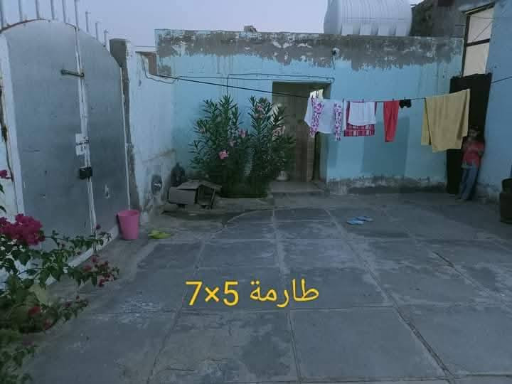 اللهم صلي على محمد وآل محمد
السلام عليكم 
بيت زراعي 200۾ 
غرفتين وصالة وستقبال  ومطبخ حار وبارد وصحيات  وطارمة كبيرة 
المكان نزلة سامي ال حمد 
السعر اتصال على الارقام 👇🏻
***********
***********
او المراسله على الواتساب
