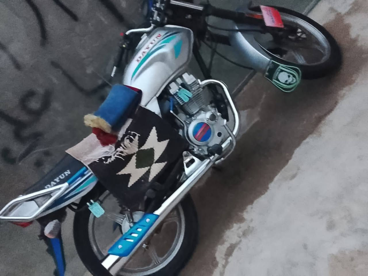 سلام عليكم دايون عضم لبيع وراق صولي مكلف بنشر مديل22 سعر 1200رقم صاحبه***********
