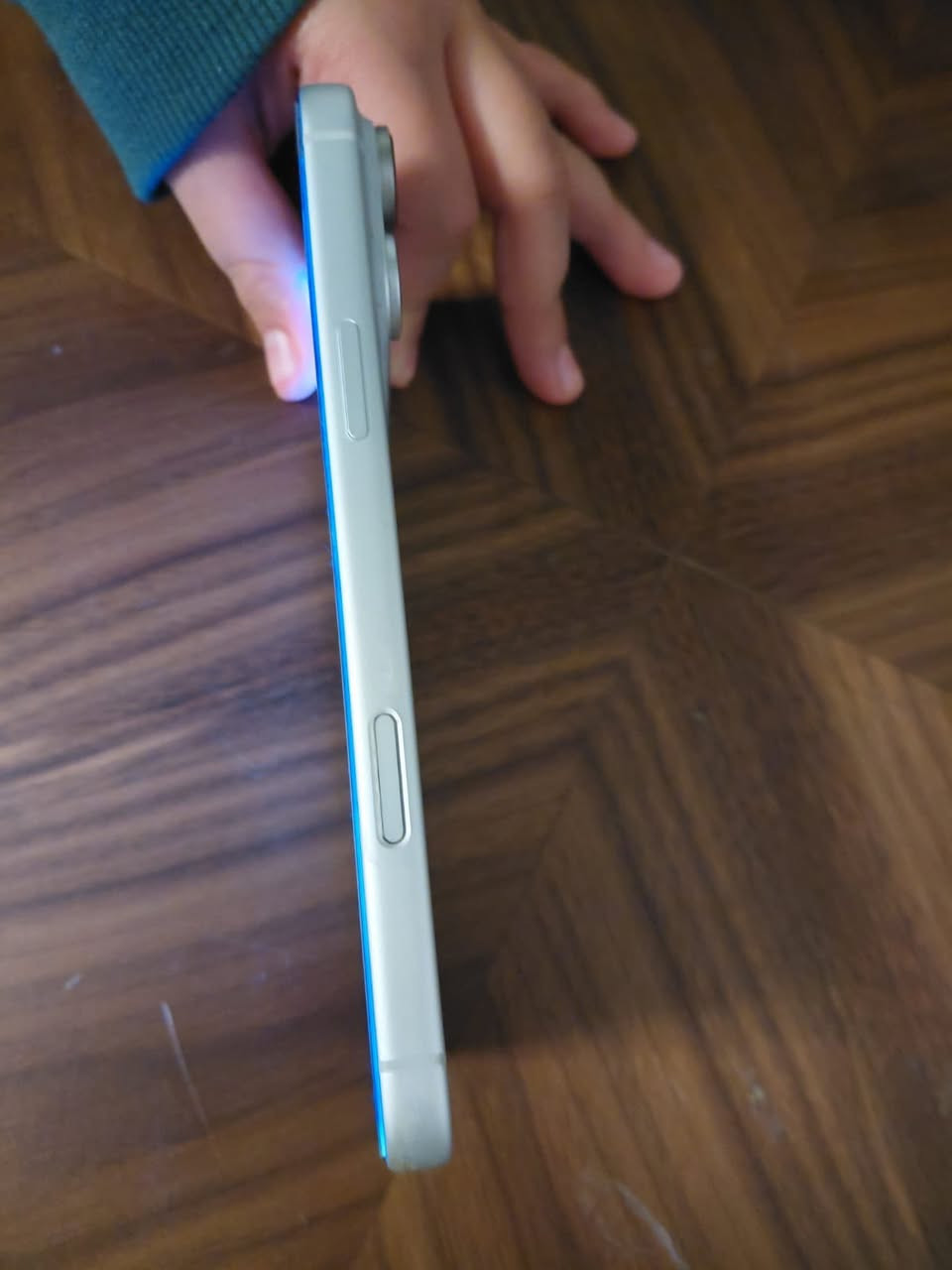 السلام عليكم
ايفون 17promax دبل شريحة فعلية ذاكرة 256 لون silver
نظيف جدا 100‎%‎
بطارية 99 
عدد الدورات 106
سعر البيع مليونين و100 وبي مجال بسيط
العنوان بغداد


**إذا كنت صاحب هذا الإعلان وتريد حذفه لأي سبب، رجاءا أرسل رسالة إلى الدعم الفني**