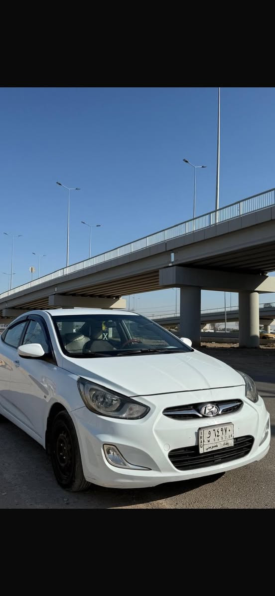 السلام عليكم
اكسنت موديل 2013 
خليجي السعر 88بيها مجال بسيط
***********
