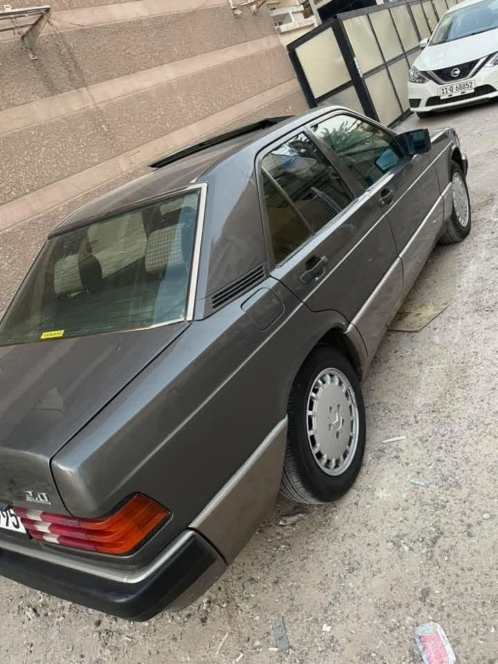 السلام عليكم مارسدس 190 طيارين موديل 1991سياره جاهزه من كلشي صبغ عام رقم بغداد انكليزي بسمي السياره محرك ابلادي 4 اسلندر مكاني بغداد الشراي يتصل ***********
