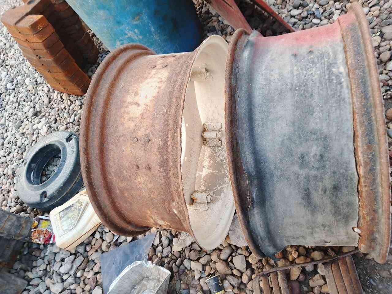 تخم ويل فيات 180  / 160
حجم 38 و 28
نضيف ومكفول من كسر وفطر 
***********
