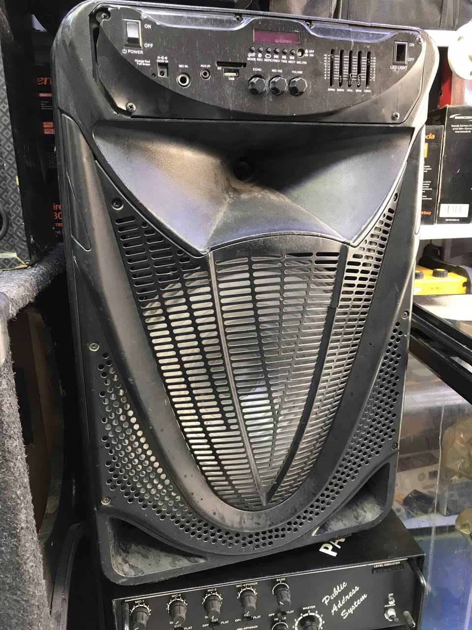 فحم كلهن بس سماعتهن يشتغلن القطعه على 30 الف قفل حجم كبير توصيل موجود ***********
