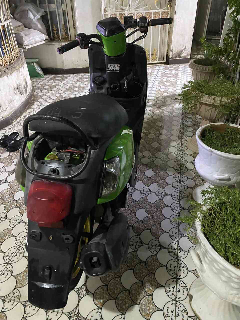 السلام عليكم دراجه بوليس لللبيع مكفوله بس عوزها ترتيبات بس مبدل كفرات فقط ع الفحص دراجه السعر600 وبيها مجال جماعت ال 400 لاتعلقون 

الرقم ***********
