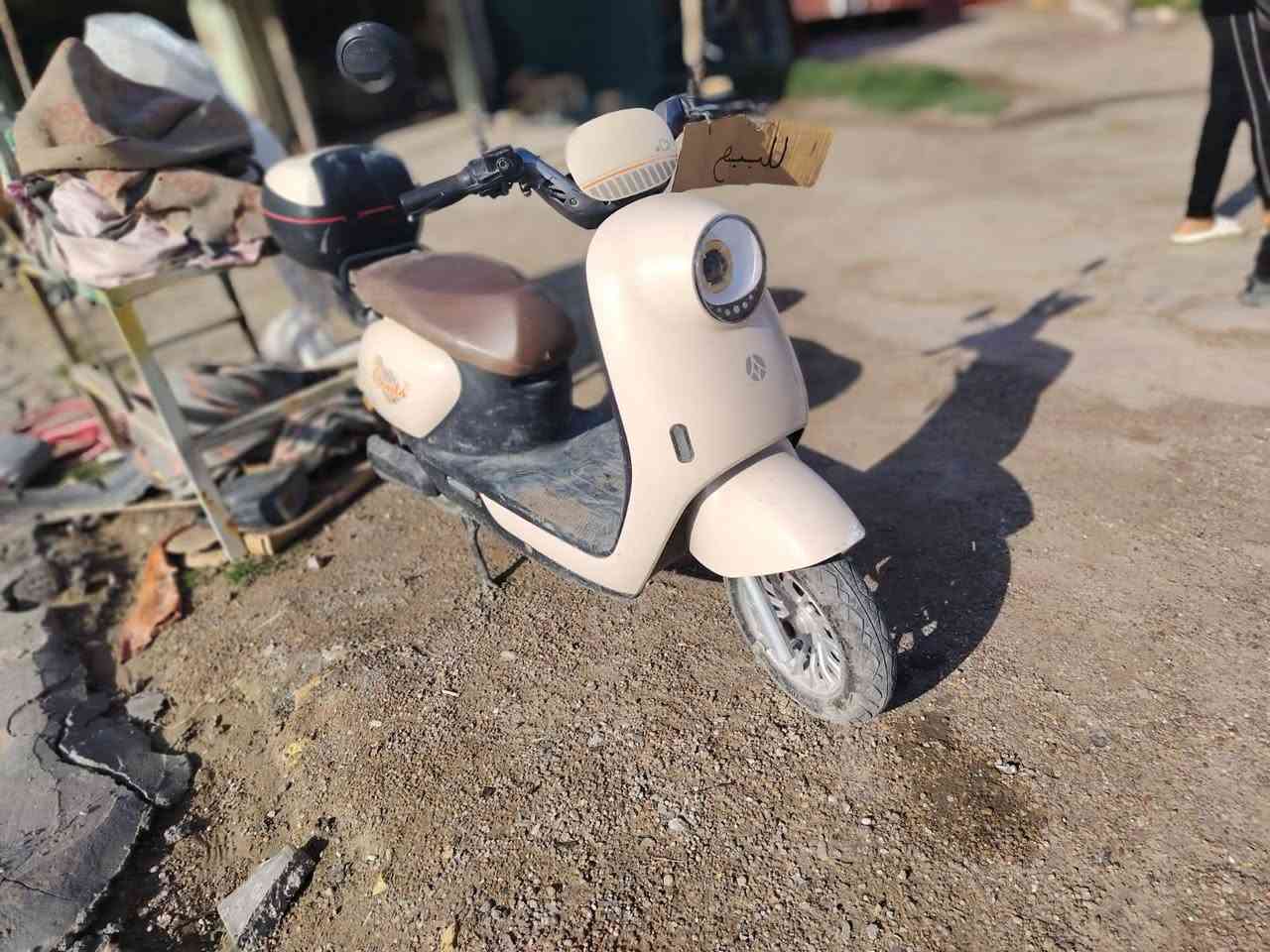 دراجه للبيع بيها نقص تاير خلفي وبطارية وحده من يمهن تعبانه يمكن مواكيد السعر٥٥٠وبيهامجال قليل للاتصال و الاستفسار ***********
