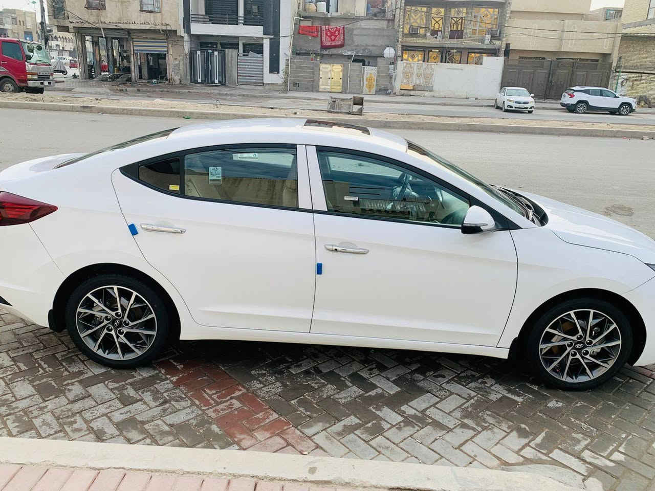 الانترا موديل 2020خليجيه ماشيه 90 
رقم بغداد بسمي مكفوله السياره 
مكاني بغداد
***********
