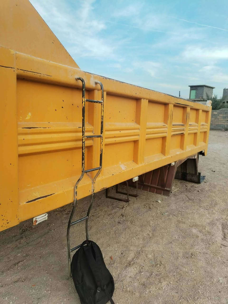 بدي للبيع كلش نضيف المكان الانبار الكرمه السعر ٦ ملايين الاتصال ع هذا الرقم ***********
