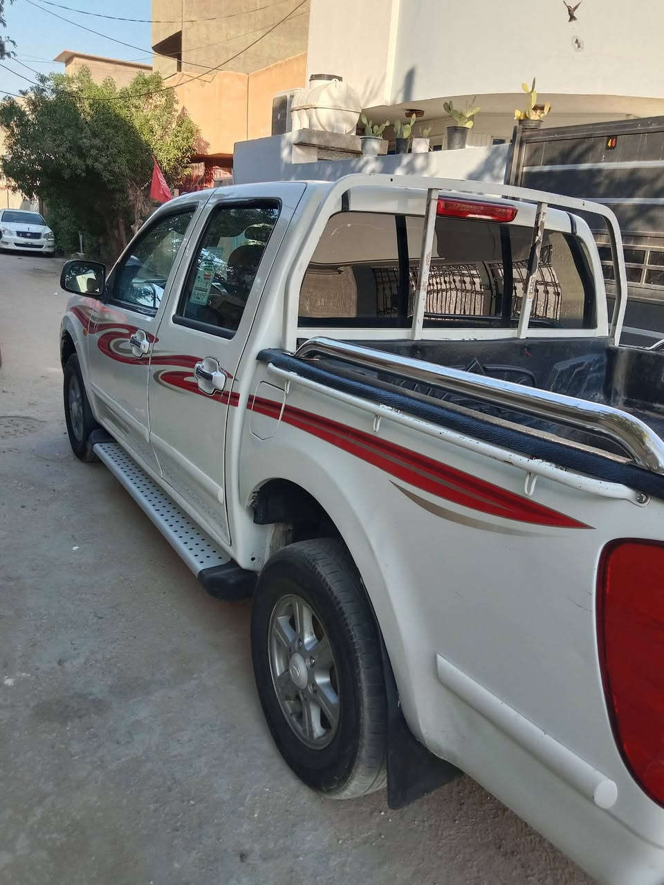 بيكب كريت ويل رقم بابل موديل ٢٠١٢ مكفوله من الضربه والتبديل كير ومحرك وتبريد وحداديه مكفولات تخم تايرات موجوده بالحله حي نادر سعر ٥٧ وبيه مجال الاتصال ***********
