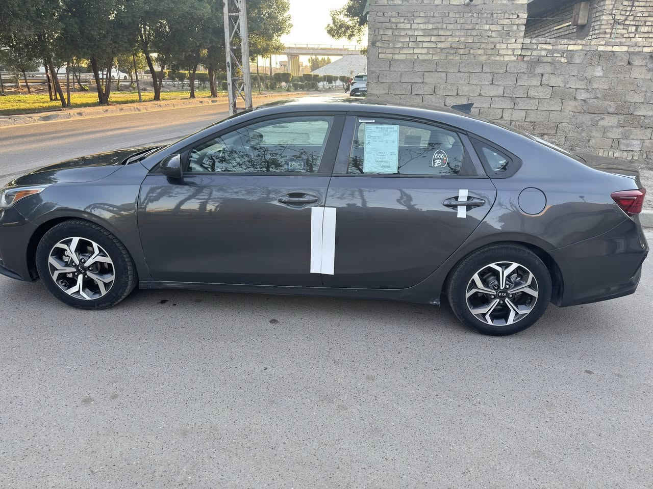 السلام عليكم
للبيع كيا فورتي 2019 لون نفطي
رقم اربيل الدولي الأنكليزي وبأسمي شرط التحويل او الوكاله وسنويته لغاية 2031 وهزة والبراد كله جديد 
محرك 2000 دوش الأبلادي والكير والمحرك مكفولات 
السياره وارد امريكي حادثه بس جاملغ خلفي فقط وهنا بالعراق صار بيه اربع بيبان صبغ يعني 5 قطع بدون ايرباك بدون اي دواخل شواصي لغود وباقي السياره كله مكفوله ليبل واحد كل قطع السياره
مواصفات السياره FE المعروفه 
مثبت سرعه تحديد مسار مانع انزلاق كشن جك ويل كب حساسات خلفيه بلاجكتورات اماميه تحكم مري كهرباء وضعيات قيادة SPORT-ECO تحكمات ستيرن حساس هوه التايرات لايتات auto وغيره 
السياره جاهزه وبدون اي مصرف تخم تايرات جديد جواه صدر امامي خلفي جديد دوشمه جديد جادله 
سعره 115 وبيه مجال للشراي
مكاني بغداد الدوره 
***********
