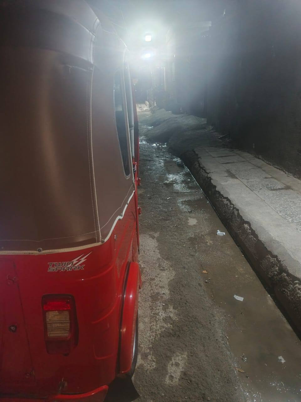 سلام عليكم تكتك موديل 2023 مضلع محرك كفاله اكسن كفاله كير كفاله لغود و صفاح كفاله بيها ضربه بسيطه موضحه بلفيديو تكتك ماشي بمعامله الترقيم ومستلم الوصلات باقي بس على الوحات وسنويه 
العنوان بغداد بياع حي التراث
 رقم الهاتف ***********
