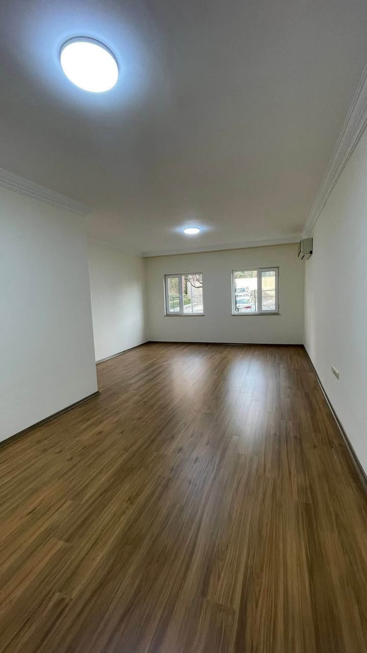 فرصة مميزة للسكن الراقي في مجمع افروستي – نوع B

شقة للبيع في مجمع افروستي
📐 المساحة: 186m
🏢 الطابق: 1
🌤 أطلالة مباشرة على الحدايق
للمزيد من المعلومات:
0750 200 8118
0770 448 8118 دهوك, العراق
