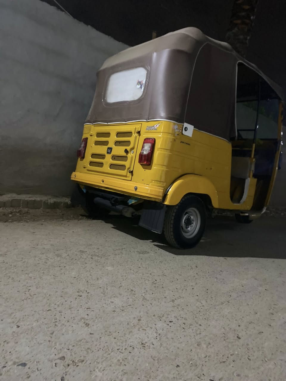 سلام عليكم تكتك لبيع 19شهر 4وراق كامله تكتك حلوه *********** لسعر خمسه وربع وبيهه مجال
