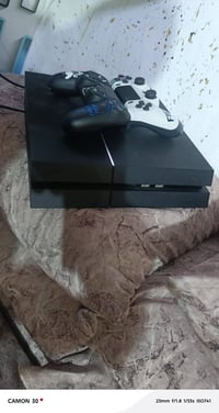 بلي فور فات لل بيع هوه وذني القراص وياه جويستكات تجاريه البلي كلش نضيف...