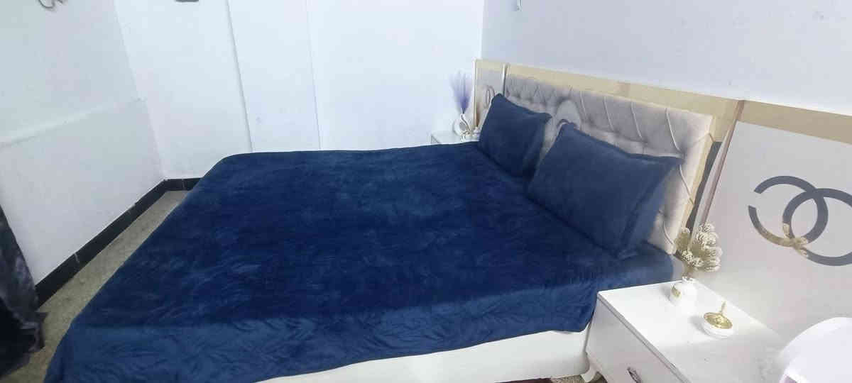 غرفه تركيه للبيع 5قطع نضافه 80% 100 نجف حي الوفاء رقم الموبايل والسعر 450 وبيها مجال***********
