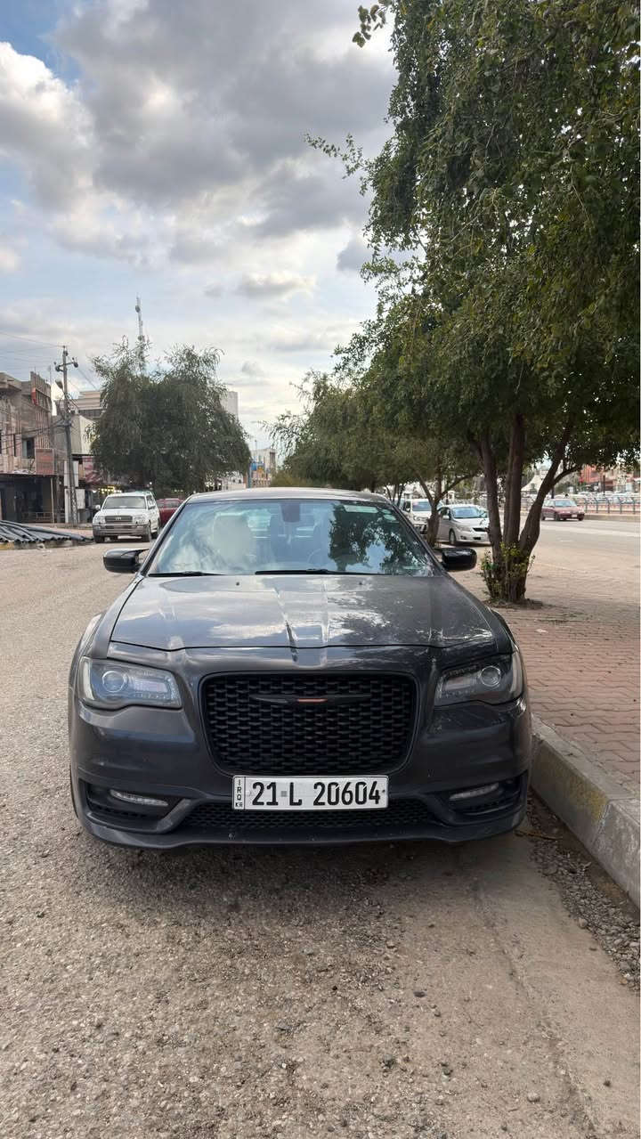 سلام عليكم اوباما c300 موديل 2018 ماشية 170 حادثها جامرلغ السكن والبونيد سيارة جاهزة كامل مكينة كير تبريد شرط وتحويل بنفس اليوم سنوية وهزة جديدة 
سعر 215 وبيها مجال 

رقم الهاتف للتواصل : *********** كركوك, العراق
