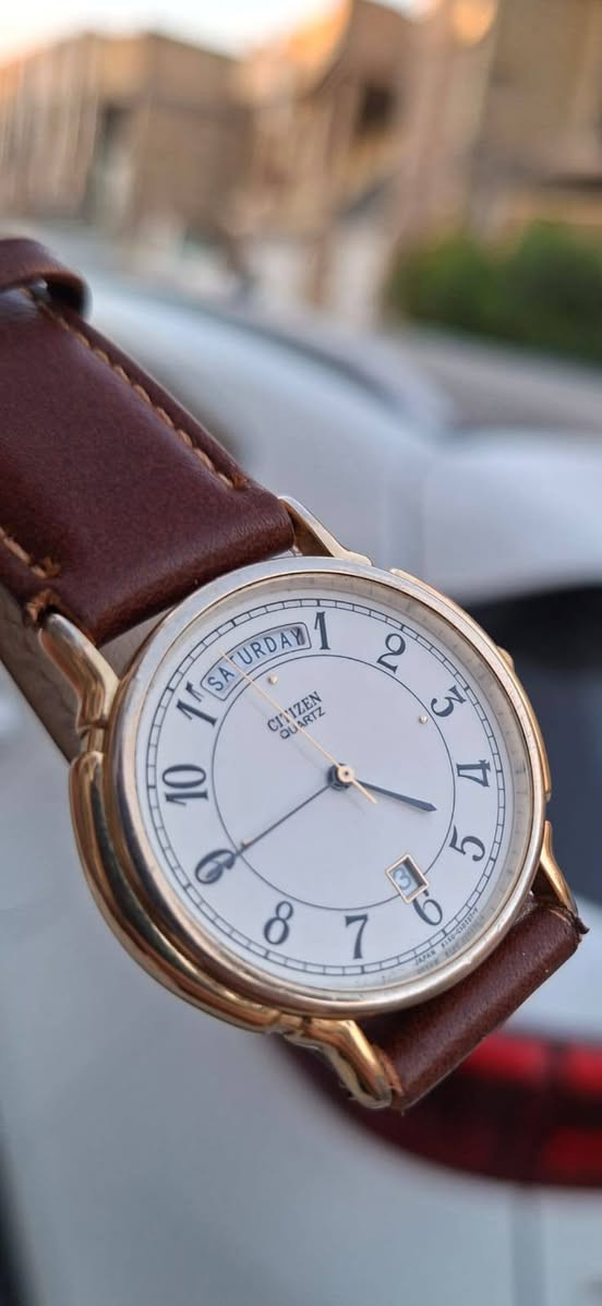 ساعة سيتزن
انتيكة
ياباني أصلي
بطارية
السعر 120 $ 
بغداد _ البنوك او القاهرة
***********
