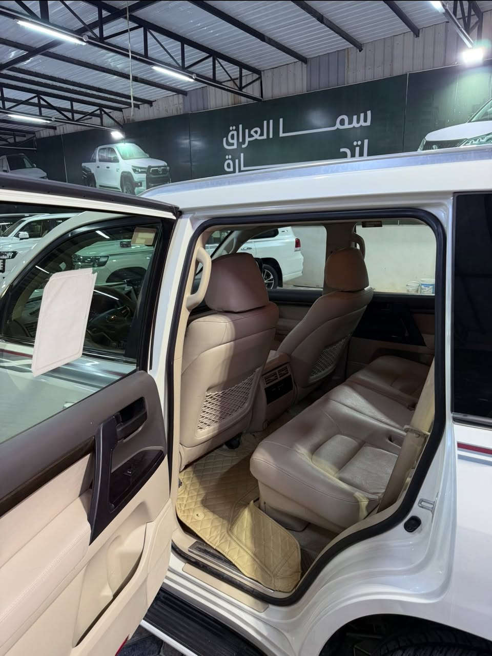 لاندكروز GXR 2021
مكفولة كفالة عامه 
فول موصفات 
سيارة جديدة كلش داخل وخارج 
ماشيه 62 الف 
رقم اربيل الجديد 
سعرها 520 وبيها مجال بسيط 
مكان النجف الاشرف 
***********
