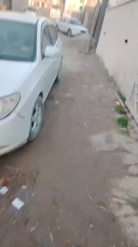 بيت حي الحسناوي مساحه 250م طابوق يتكون من مضيف غرفتين نوم وهول مطبخ وحمام وصحيات اتصال على رقم ***********مراجعه مكتب بيت يَمباع تفاصيل سعر 110مليون
