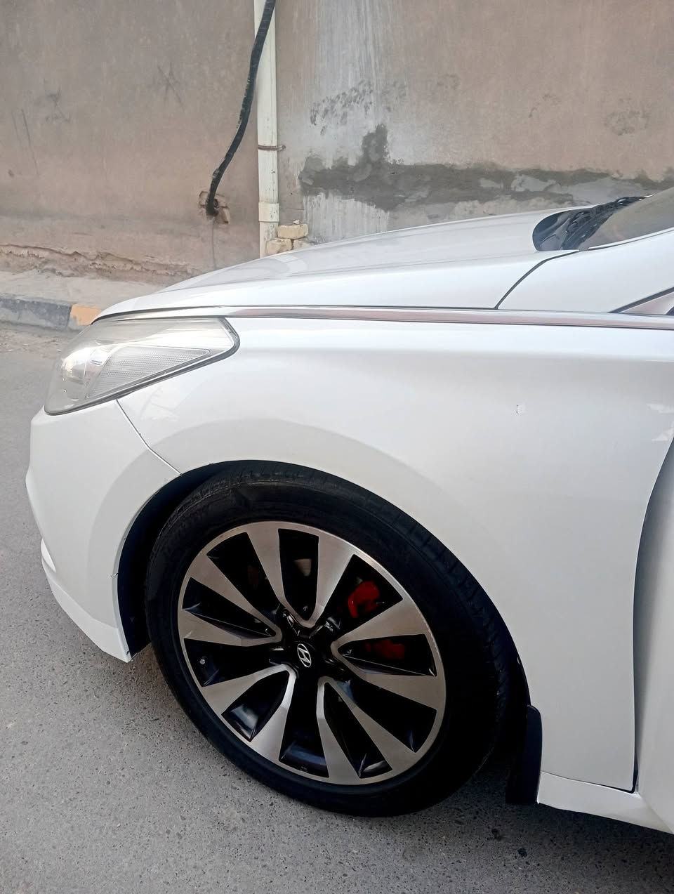 ازيرا  2014 خليجيه السياره جاهزه  رقم بغداد مشروع وطني  باسمي تحويل ثاني يوم
 السعر 
138ورقه وبيه مجال الرقم ***********
مواصفات
محرك سته سلندر V6 3000 المرغوب 
كشنات جلد + كهرباء +تبريد تدفئه قطعتين 
بردات جانبيه +خلفية كهرباء بلاد
حساسات خلفيه +بصمة 🫆 ابواب 
كامره خلفيه 
بانوراما
مري شفط + لد ترحيب+ هيتر ضباب
تحكم ستيرن
لد امامي  
شاشه ايباد 
سياره مفوله لأخير ماناقصه اي شي ترايك وين ماتريد من الشمال للجنوب
